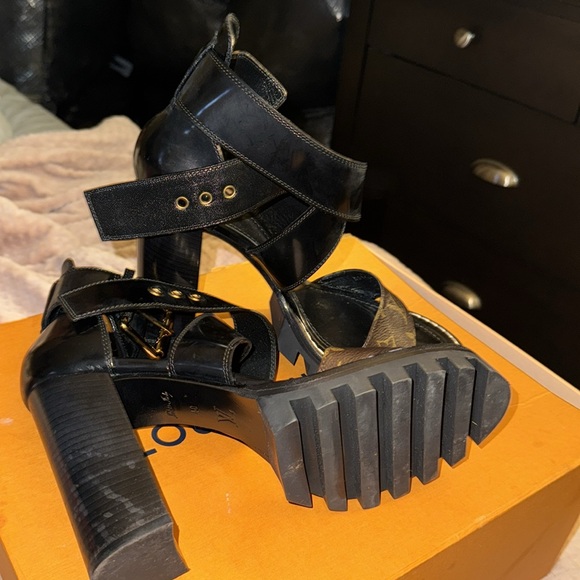 Louis Vuitton Star Trail Ankle Sandal - Picture 2 of 4